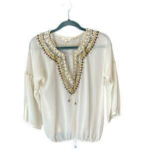 Beautiful embellished cream blouse… Semi share with gorgeous details… Special!
